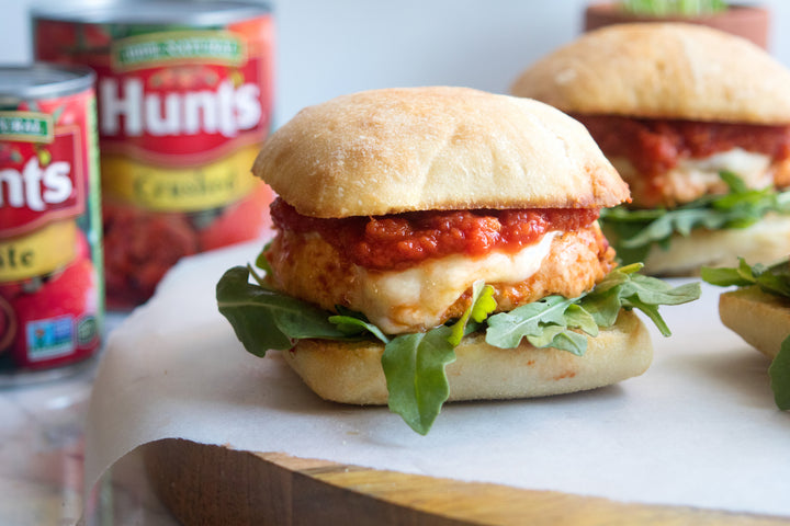 Chicken Pizzaiola Sliders, Credit: Elizabeth Newman