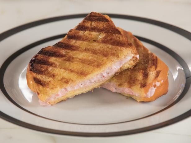 Strawberries-and-Cream Panini, Credit: Food Network