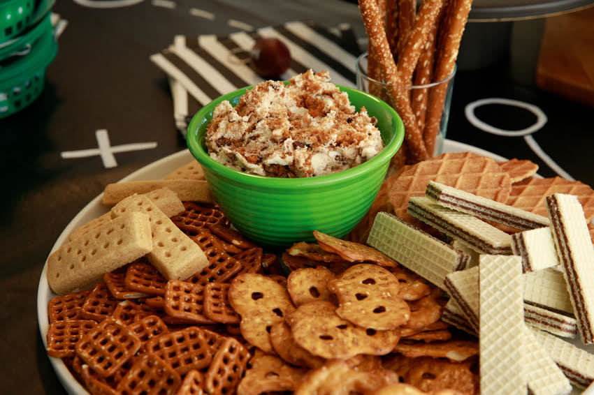 Chocolate Cookie Cheesecake Dip, Credit: Food Network