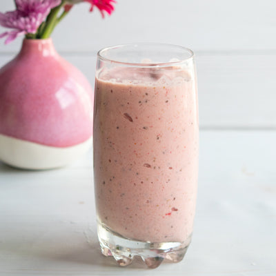 Strawberry, Almond and Banana Smoothie, Credit: Elizabeth Newman