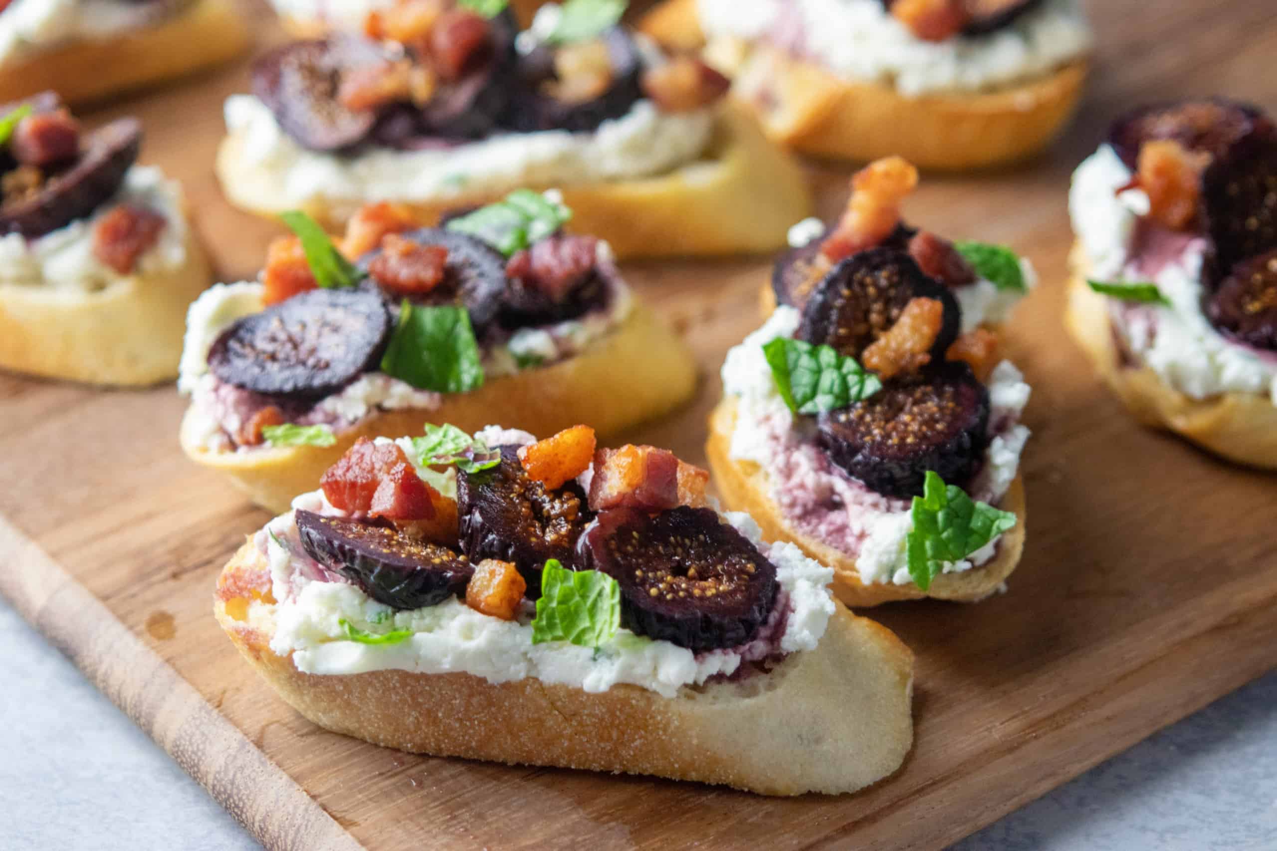 Fig, Goat Cheese & Pancetta Crostini, Credit: Elizabeth Newman