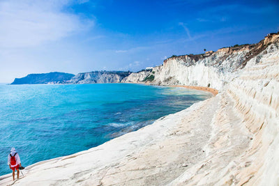5 Of The Most Lust-Worthy Beaches And Lakes In Italy