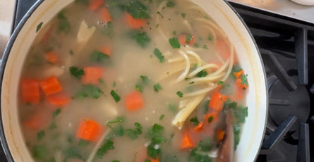 Watch Giada Makes Her Lemon Spaghetti Soup Video