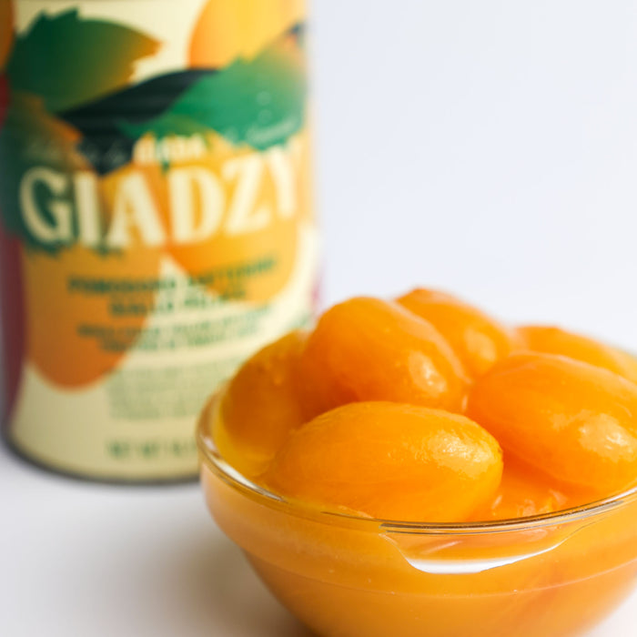 Giadzy Whole Peeled Yellow Datterini Tomatoes Detail Shot